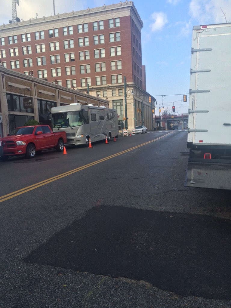 CynGrawemeyer's tweet photo. Fun day on South Main #Memphis as movie crews roll in for filming! Just need @charlierose here in the #charliepants https://t.co/Fzm5Jvz96s