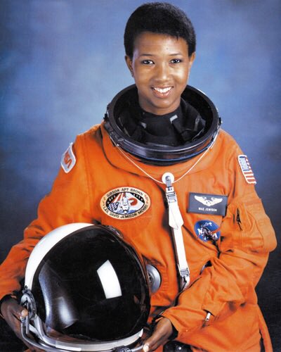 ming2litt's tweet photo. Sistas in Space 🚀🌕✨ #BlackHistoryMonth #BHM https://t.co/ZcOm3sR79X