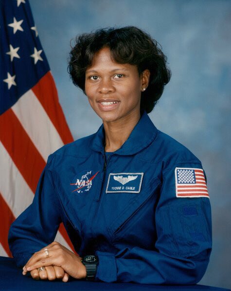 ming2litt's tweet photo. Sistas in Space 🚀🌕✨ #BlackHistoryMonth #BHM https://t.co/ZcOm3sR79X
