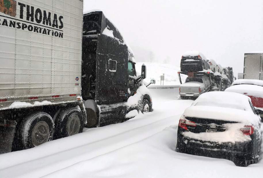 FontainePGH's tweet photo. Volunteers helped stranded #PA Turnpike motorists despite risks https://t.co/VDA6RSPYRd @deberdley_trib @JeremyBoren https://t.co/1O9GZuphXp