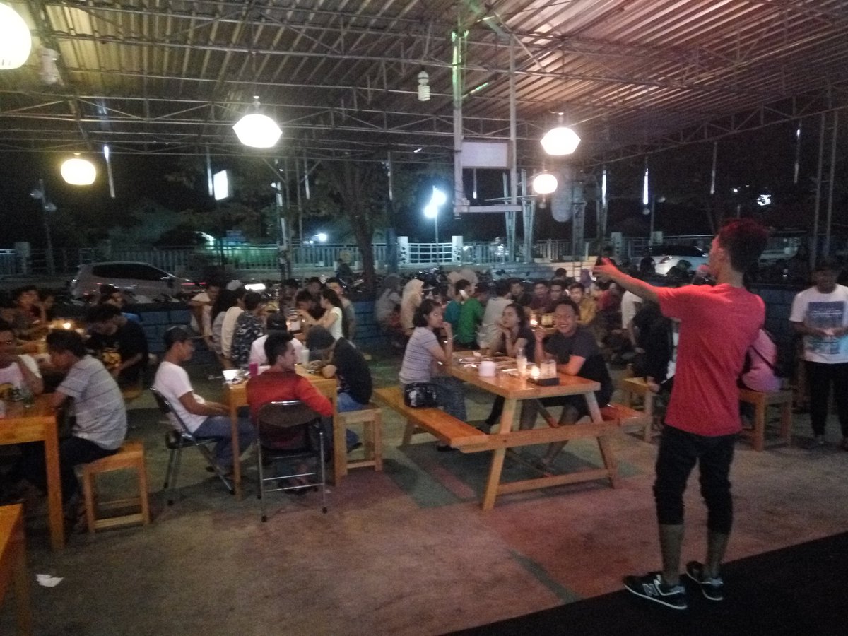 StandUpMurakata's tweet photo. Terimakasih yg udah datang buat nonton #standupmurakata openmic td, maaf klo ada salah kata ya, itu mmg disengajaah. https://t.co/lntV8QmbdC