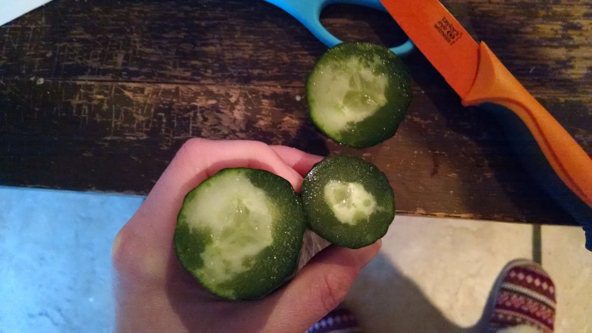 KnottyBiscuits's tweet photo. @Tesco Was looking forward to my cucumber... https://t.co/X6HIVcBDcC
