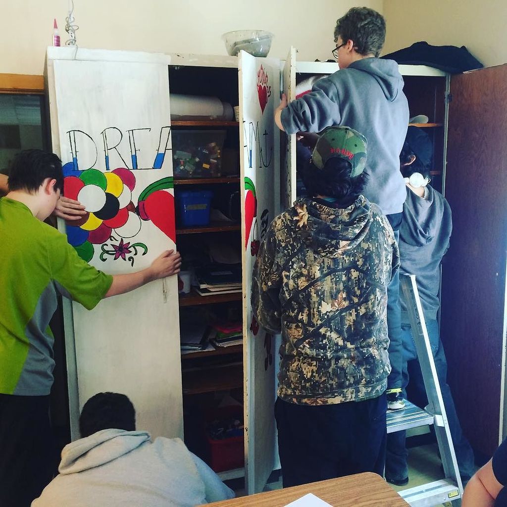 ColleenKR's tweet photo. Getting ready for collaborative murals -- my students are amazing.  First step: removing t… https://t.co/SL064ZYob9 https://t.co/FjmsgSY9ul