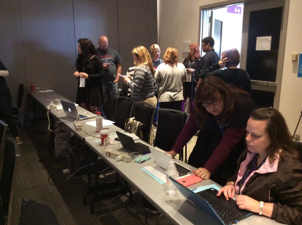 ywilliams1120's tweet image. Are you sure this is a PL session? #conversing #moving #smiling #lrng2gether #TCEA16 #coppelldlc