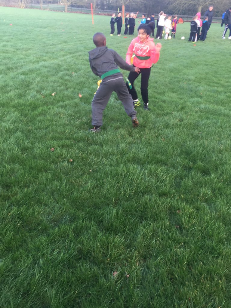 StCathsofSiena's tweet image. Working on our agility and reaction time. #tagmeifyoucan