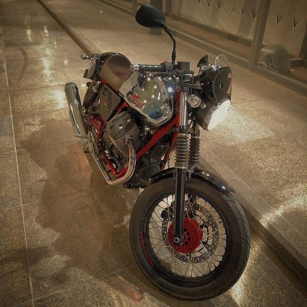 MoAwesomeSauce's tweet photo. Spotted @sdgve's #MotoGuzzi during the last day of #QMS2016 - an innocent beast.
#Motorbike #Bikers #BikersOfInsta… https://t.co/JWIaadFNCw
