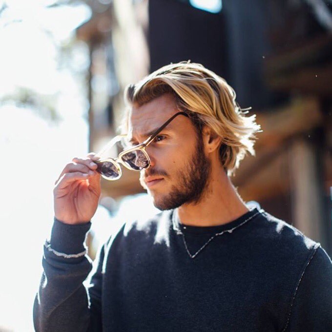 taglyapp's tweet photo. We <3 these @raen_optics sunnies inspired by colors of the 50's and 60's. See more of the best eyewear on #TaglyApp https://t.co/vBnYbYAspu