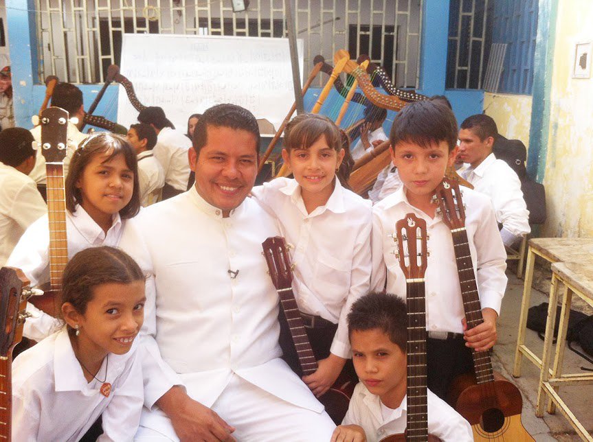 El Sistema celebra su 41 Aniversario con Alma Llanera - bit.ly/1nDgopV