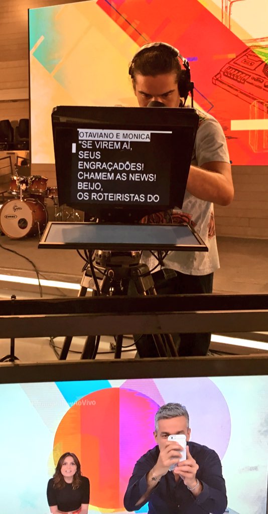otaviano's tweet photo. A revolta dos roteiristas! Hahahah! #videoshowaovivo https://t.co/zuJhqaXdZG