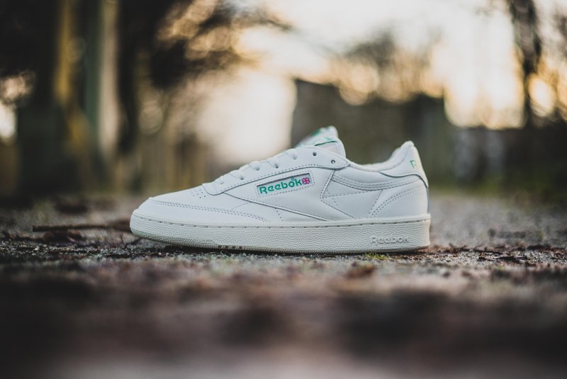 ReebokClassicPL's tweet photo. #ClubC w '86 zadebiutował na kortach tenisowych. Dziś odświeżony trafia na ulice. https://t.co/GIK373kGRP https://t.co/N0ncdyY9Gk