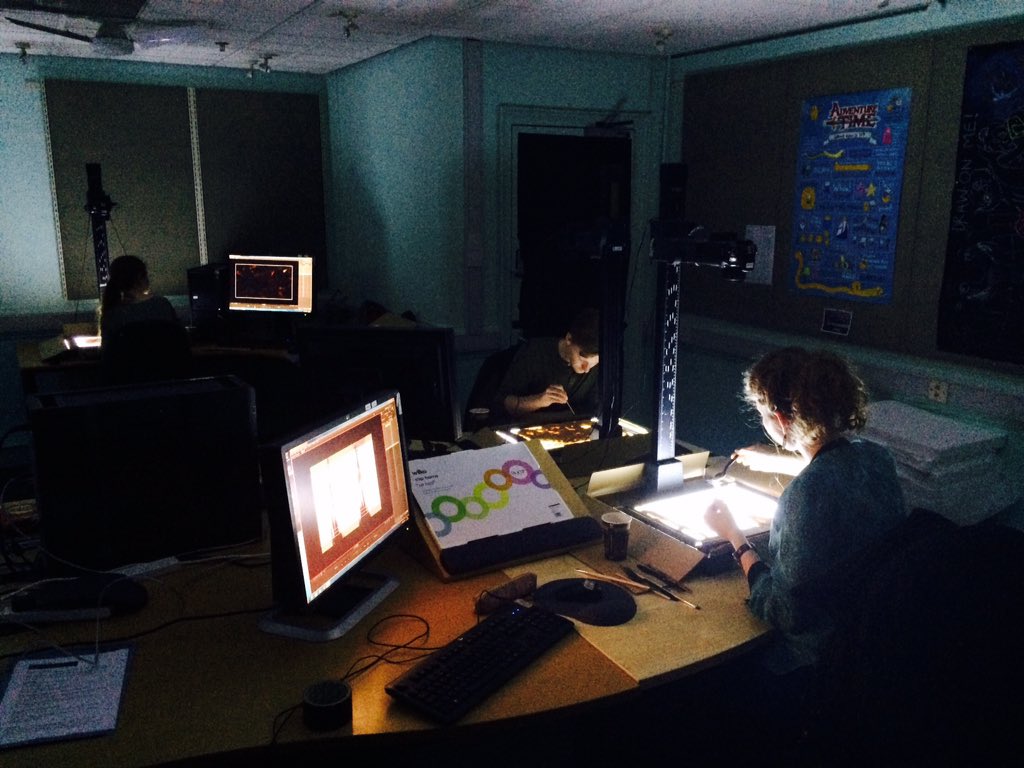 kimnoce's tweet photo. Sand animation workshop at @NFTSanimation with the new students. https://t.co/tLLtJkRm4L