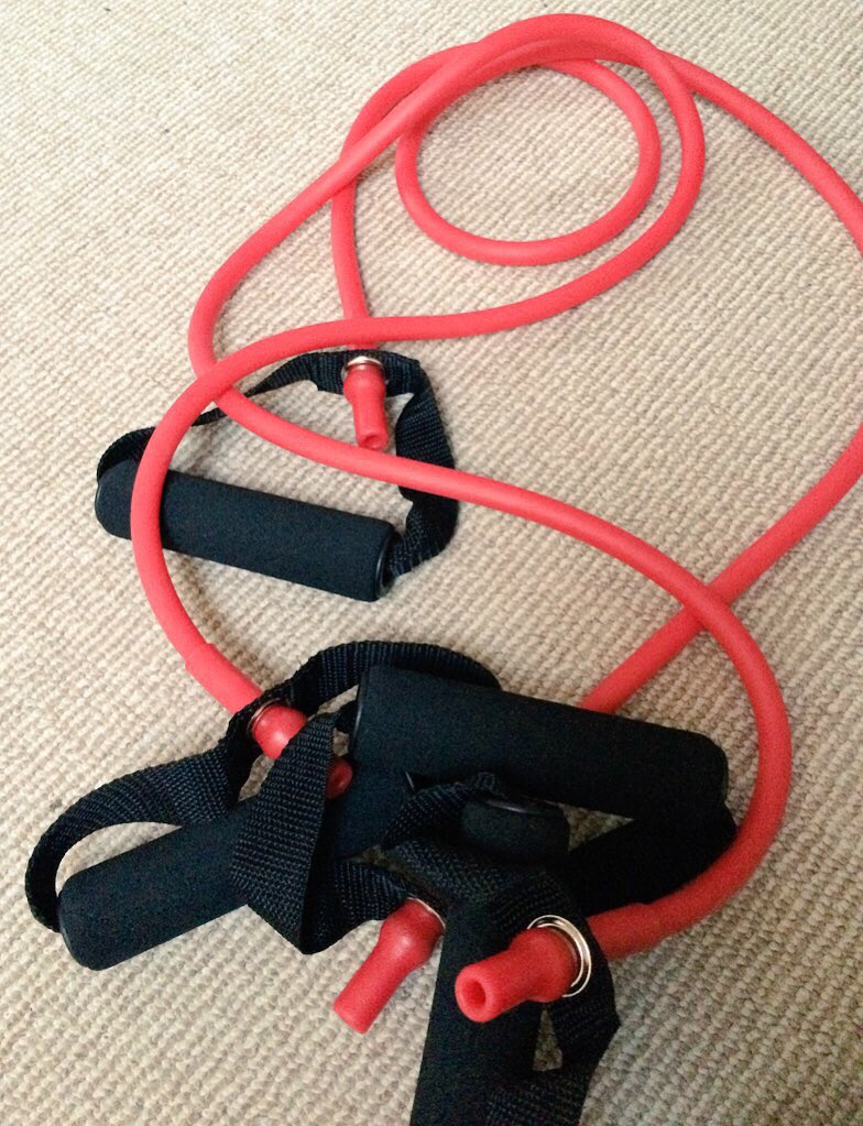 hollytwellspt's tweet photo. #delivery #resistancetubes #workout #sweat #strength #tone #SculptHIIT tonight 6pm everyone has one! https://t.co/dwAJdeHYkt