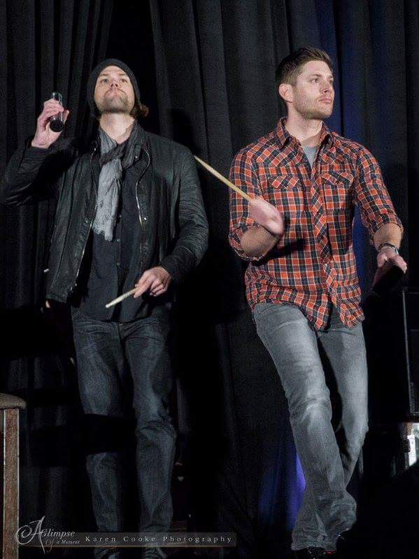 Jerzcaligrl's tweet photo. #J2sDay #10YearsOfSamAndDean #10YearsProud https://t.co/diKAn4B8fp