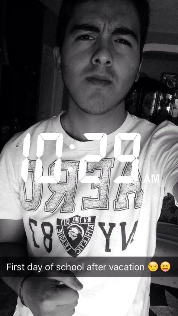 MIGUELAGUNAS01's tweet photo. Off vacation ✖️😅📚📖📝🇫🇷🇮🇹🇲🇽🇬🇧 #BackToSchool #OffVacation #Ready #Me #FollowBack #Languages https://t.co/EAdrlXOu4t