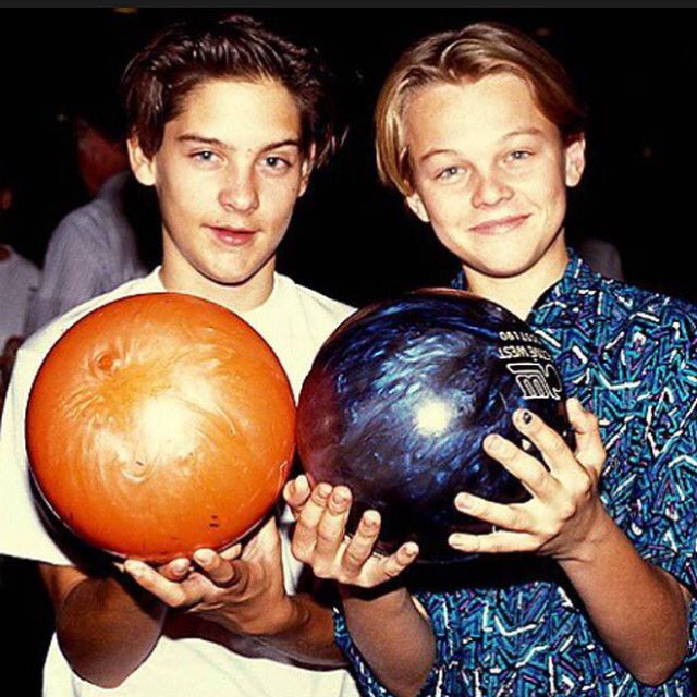 YourDailyRewind's tweet photo. #TobyMaguire and #LeonardoDiCaprio #bowling in #1989

#oldschool #retro #vintage #throwback https://t.co/rRiQsORKGo