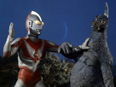 overjupiter's tweet photo. #JustBecause ... #Ultraman vs. #Arstron https://t.co/t1JalRWlri