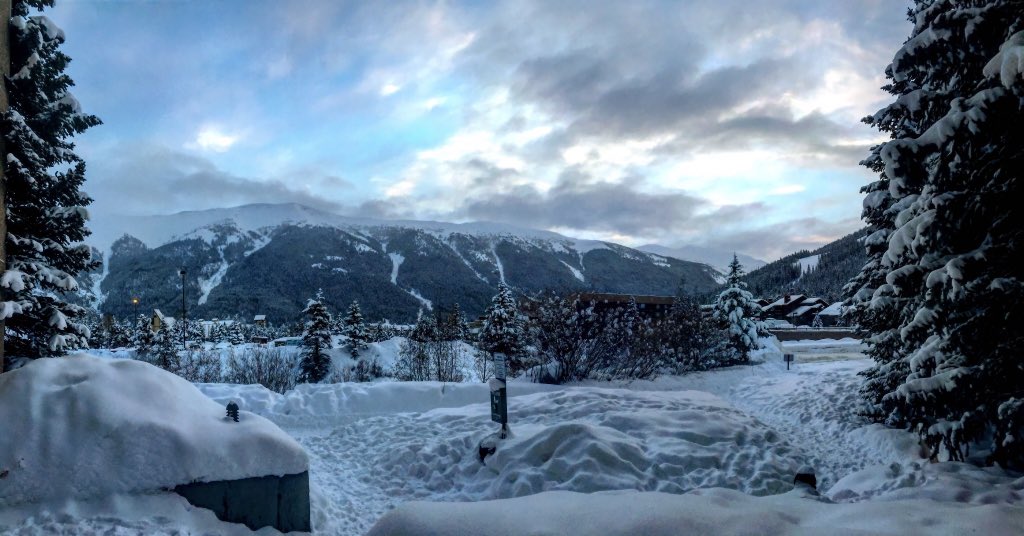 DigitalRidge's tweet photo. "@siasnowsports: Good morning @CopperMtn #SIA16 Demo Day 2! https://t.co/1vs6C8Zrln" - stuck @ home :/ Looks sick!