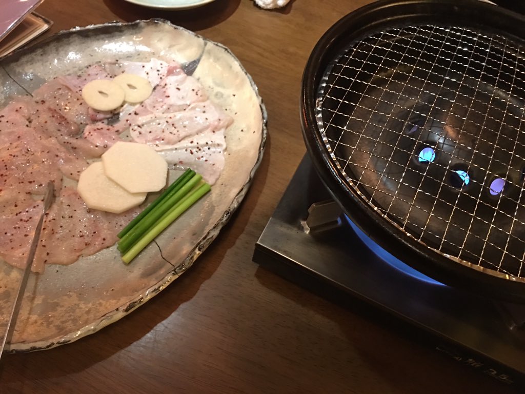 8CH_GO's tweet photo. 大阪とらふぐの会本店（会員制）
とらふぐフルコースと一品のみ。会員になるには会員の方とご同行し、紹介してもらう。味は絶品。ニューヨークにも支店あり。場所も非公開

#8CHANNEL #グルメ #大阪 #とらふぐの会 https://t.co/zzz0H1WS6S