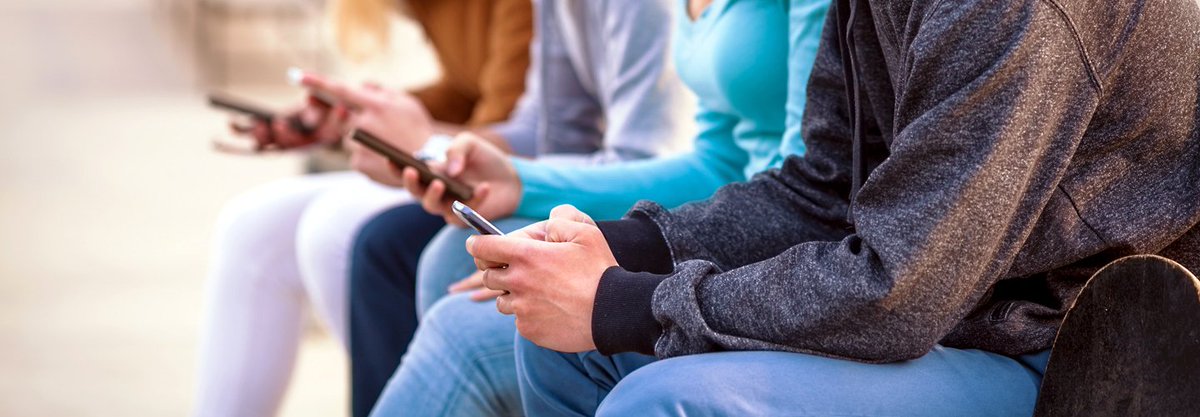 EdTech_K12's tweet photo. A principal shares #tech benefits for the 1:1 skeptic https://t.co/VvRnZ5h9pr #EdTech @ReadByExample https://t.co/HMMniIHsDP