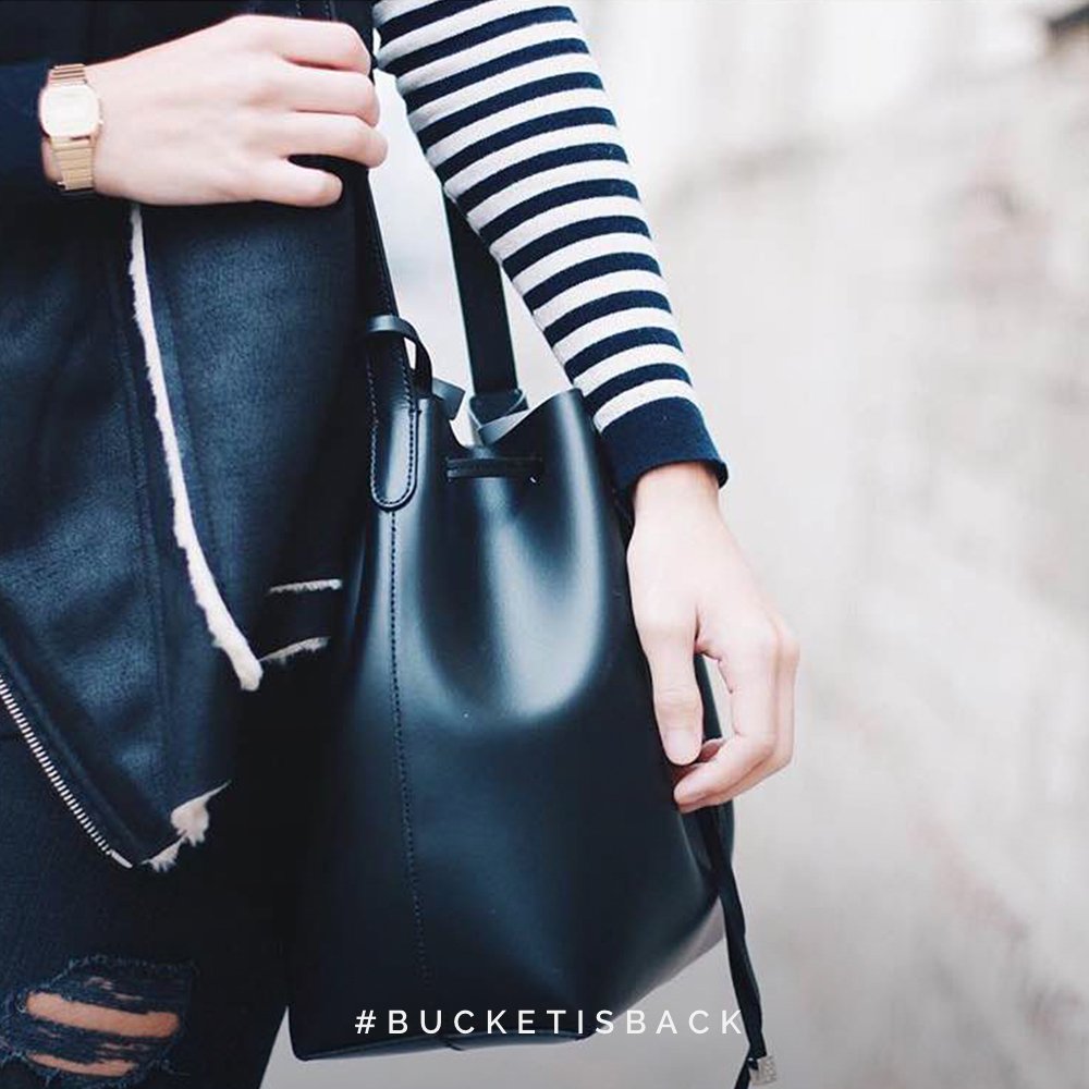 Coccinelle1978's tweet photo. Back to essentials! #TheBucketIsBack
📷 by @tinera_at
#CoccinelleGirls #Coccinelle #CoccinelleBag #picoftheday https://t.co/pVdMikr0CG
