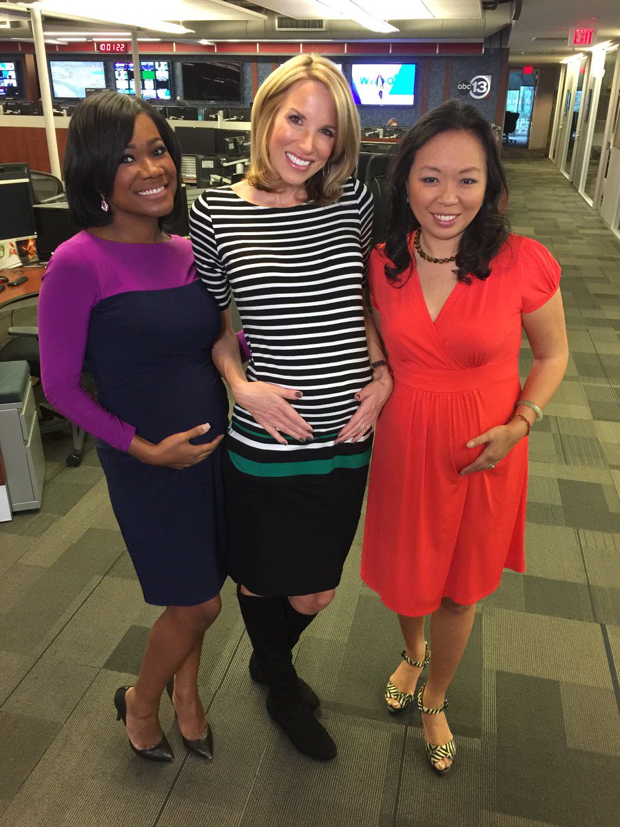MelanieLawson13's tweet photo. Newsroom #BabyBoom! How adorable r @SamicaKnight13 @IlonaOnTV @miyashay? congrats ladies! @abc13houston #AuntMel https://t.co/HhHgTio5Sv