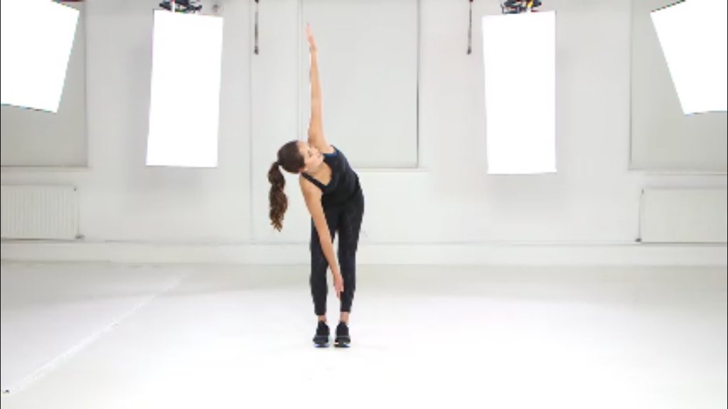 tennisfanSG's tweet photo. And her fav stretching exercise! #TrainWithAna https://t.co/PwDidEh0CI