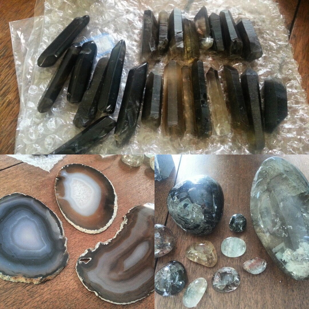 LavishEarth's tweet photo. #Lavishearth #Crystals #Minerals #rocks #stones #crystallove #CrystalCards #ShamanStone #AgateSlice #Smokeyquartz https://t.co/h39VP2huYo