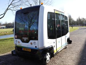 thevouofficial's tweet photo. Driverless Dutch Bus Takes Passengers on Public Test https://t.co/w3tt7Jo2Ol #Robots #AI https://t.co/MOcFu75dL3