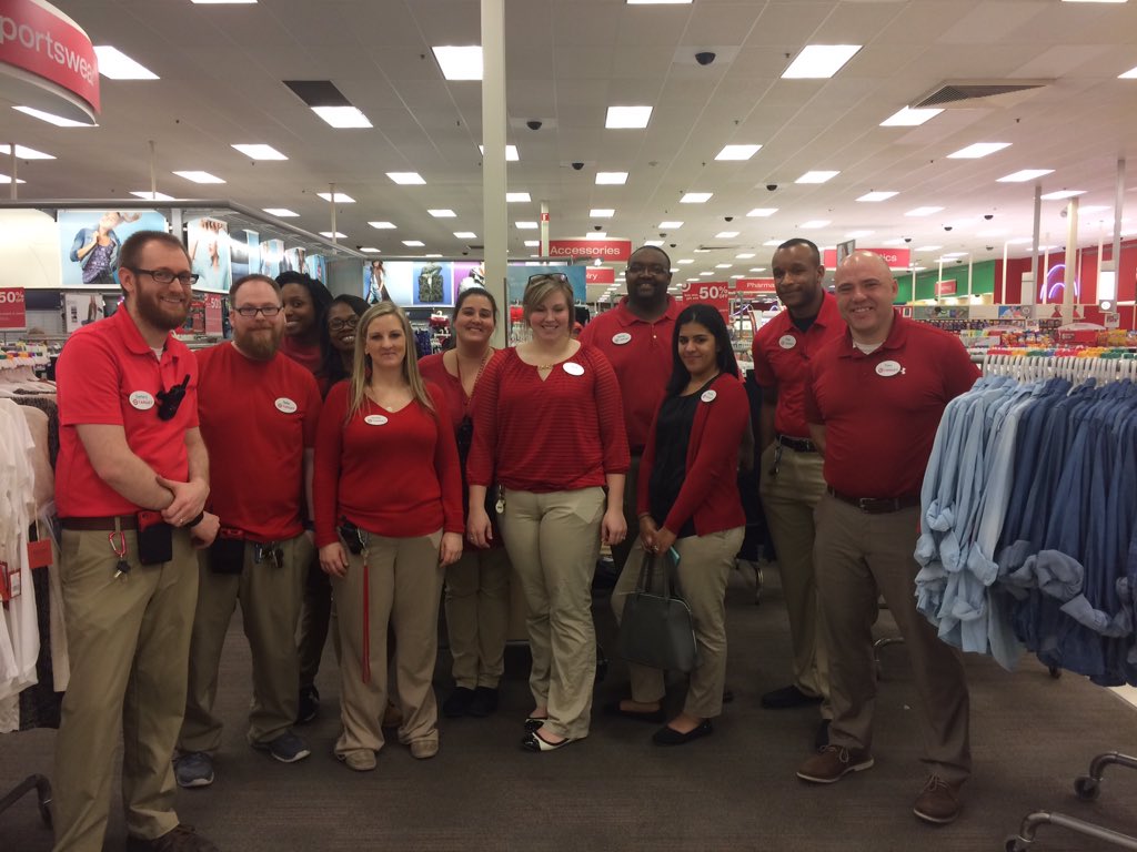 m_gordineer22's tweet photo. First D332 Refresh visit is a wrap! Thanks to #T0921 for starting the year strong in apparel! #thisismemphis https://t.co/MZOUdK9qGg