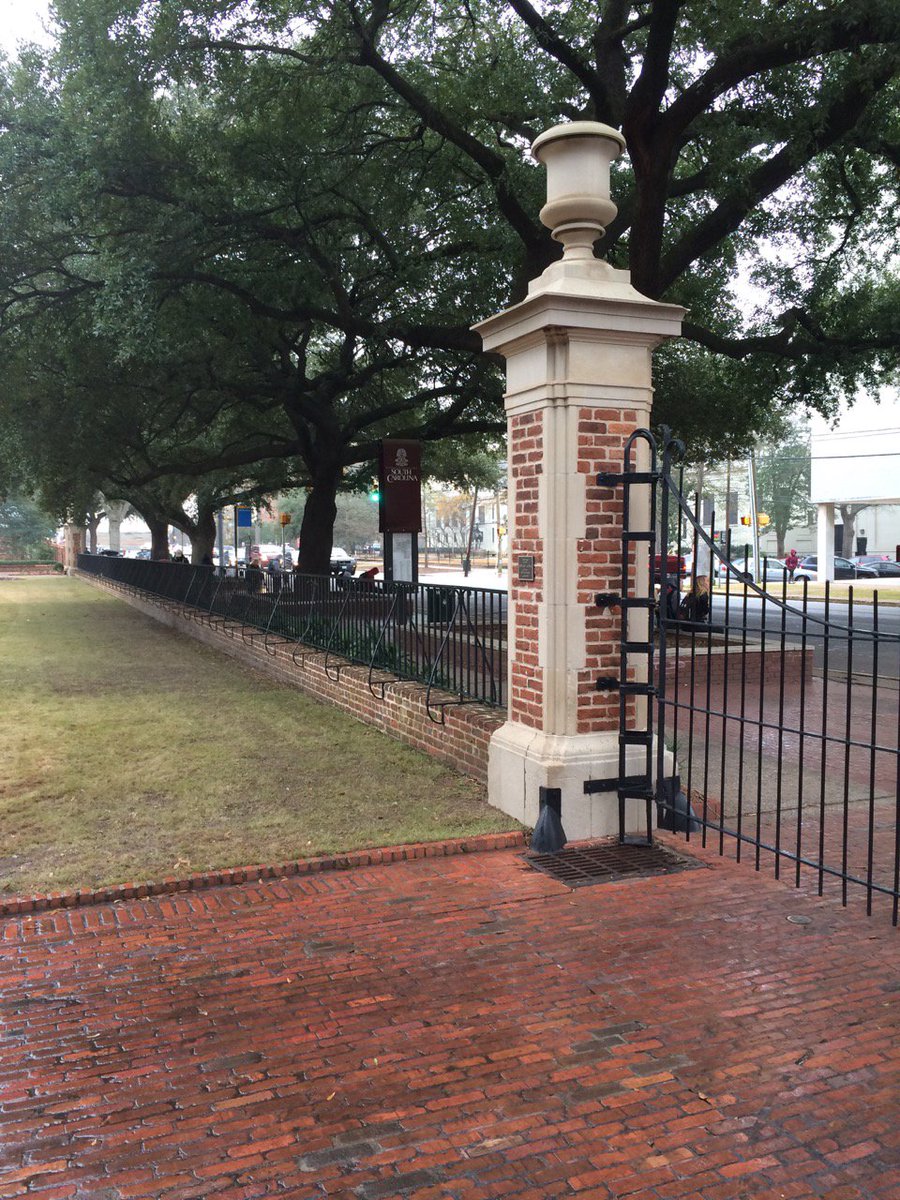 SMHarchitects's tweet photo. Celebrating the historic restoration of USC's Horseshoe Wall, circa 1835, an iconic boundary of the original campus! https://t.co/DUwbLIbErv