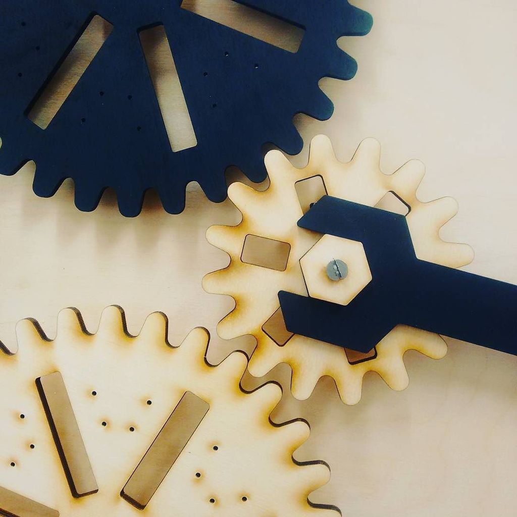 insta_arduino's tweet image. ift.tt/20naifk - Mister Techie is working. #lofirobot #lofi #lasercut #gears #ar… ift.tt/1P3BwPC