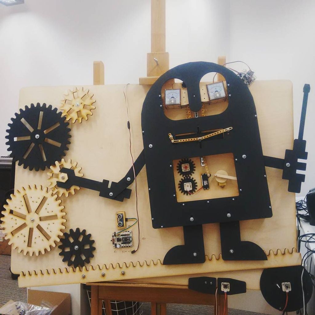 insta_arduino's tweet image. ift.tt/20naj2G - Mister Techie is working. #lofirobot #lofi #lasercut #gears #ar… ift.tt/1P3Bx68