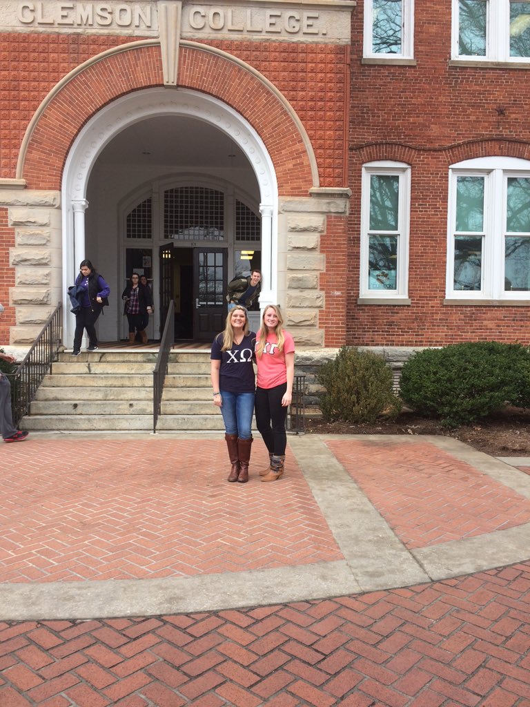 Happy #LetterShirtTuesday #LST @ClemsonGreeks 😊💗