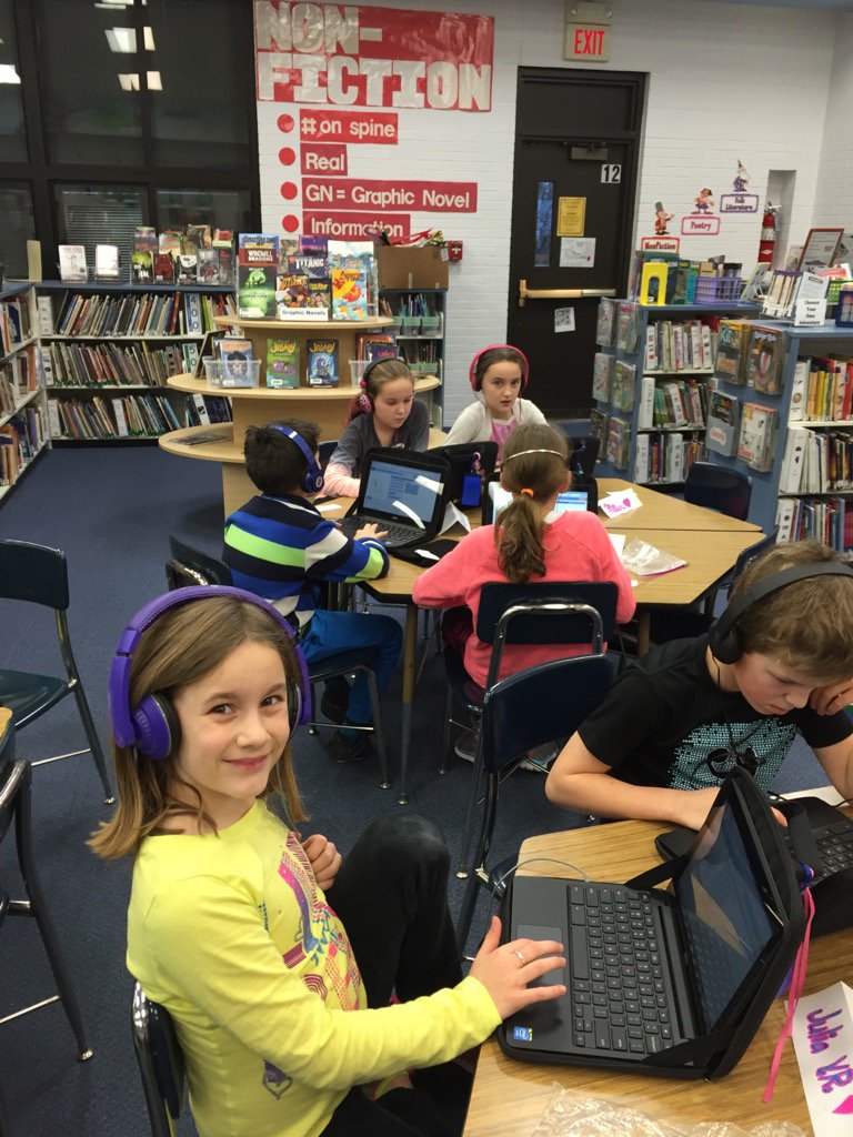 FRPrincipal64's tweet photo. Franklin Coding Club is taking off ! #engaged64 https://t.co/XZ9DQVKAxo