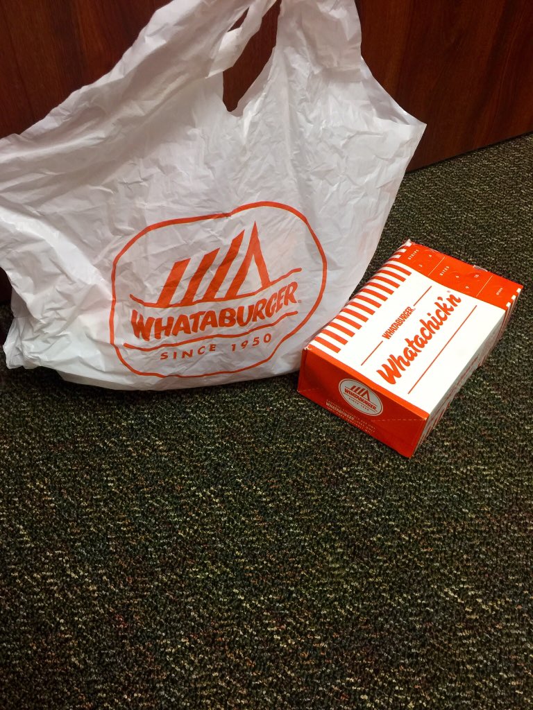 markelledits's tweet photo. Eating good ๐๐ #schsnextlevel @whataburger https://t.co/GterZQF3G8