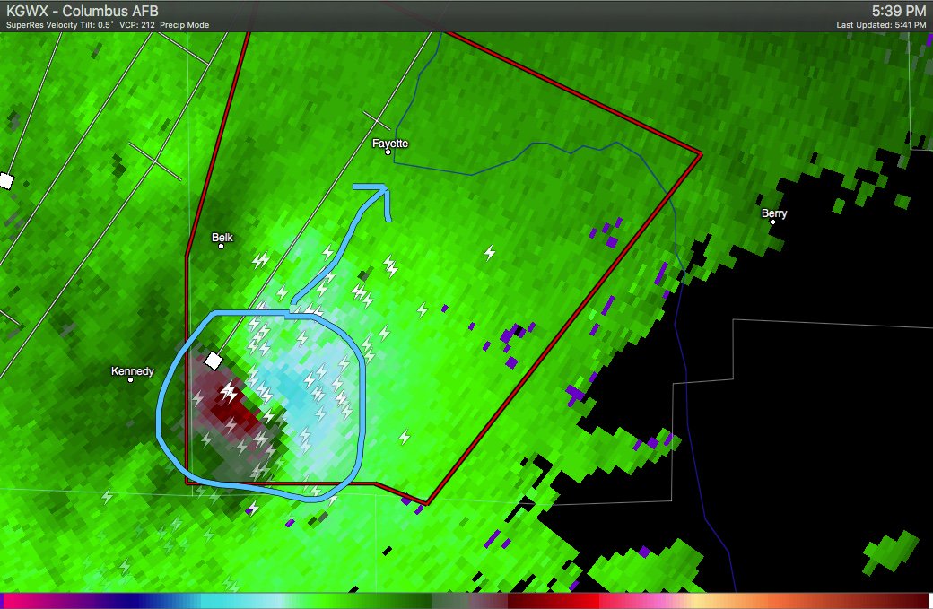 megtomwx's tweet photo. Strong indication of rotation headed towards downtown Fayette. Take shelter now! https://t.co/FfqiuSKIfI