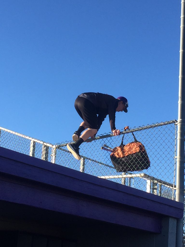 BUNCHofBUDS's tweet photo. #AirThau #Jumpman #Thaunation https://t.co/bydYwebycV