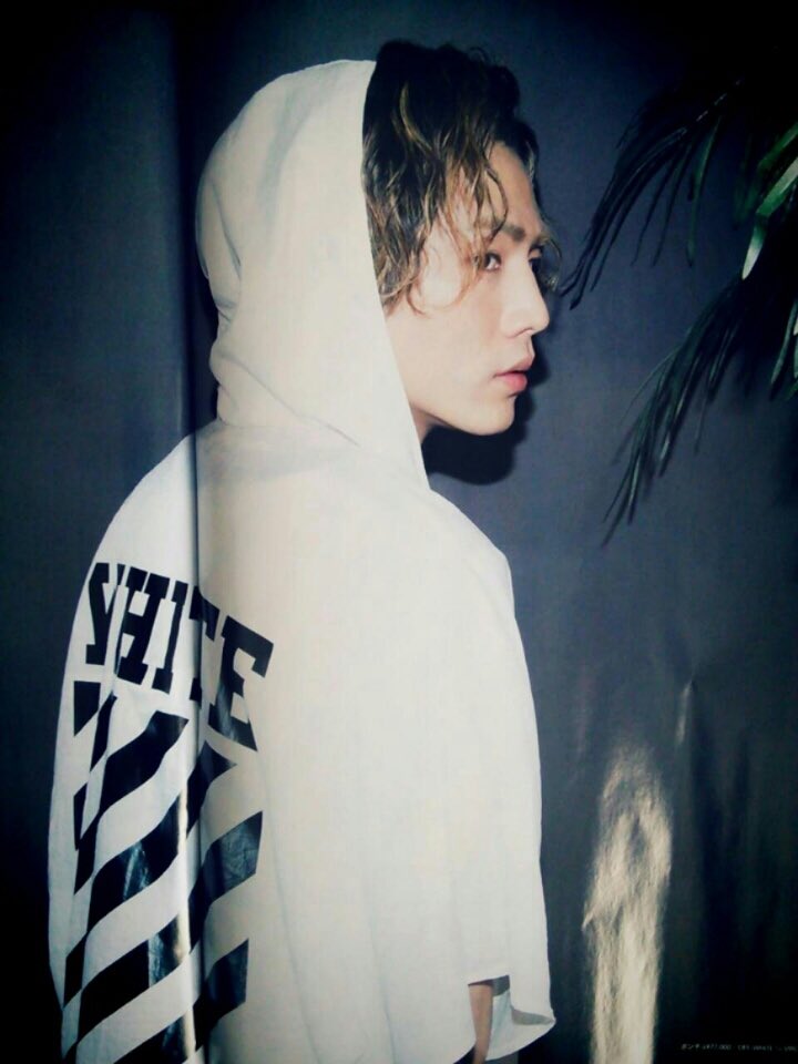 HiroomiiTosaka's tweet photo. 登       泣いていいんだよ
坂        この腕の中
広       疲れ果てて眠るくらい
臣      泣けばいいさ

悲しいことあった？
俺でよければいつでもおいで
#RTしたnrさんで気になった人お迎え https://t.co/hZJKJPvDep