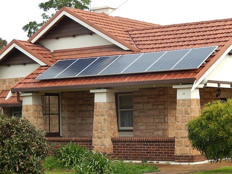 alternativaver1's tweet photo. La nueva batería de Tesla podría sacar tu casa de la red eléctrica comercial https://t.co/oZ3OpC54Z1 https://t.co/2LC855VpYv