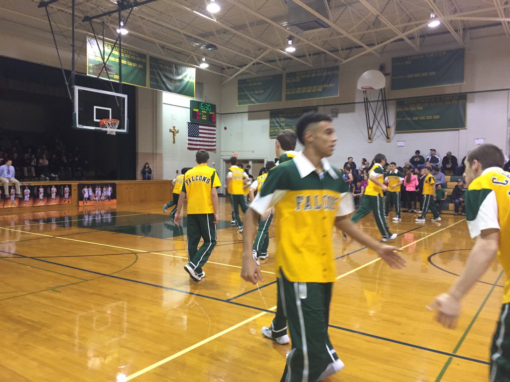 AthleticsSMCC's tweet photo. #throwbackwarmups for game v Milan @ScottMillerBbl https://t.co/aCqizTUz8O