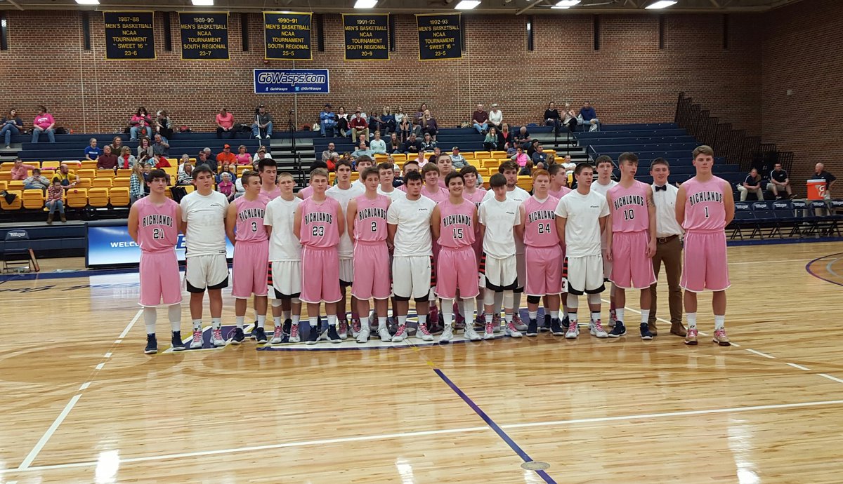 chsspearslinger's tweet photo. Coaches vs Cancer....CHS and Richlands just prior to warm-up....GO WARRIORS!! #teamchy #warriorfamily https://t.co/z2Wk7gR5Vl