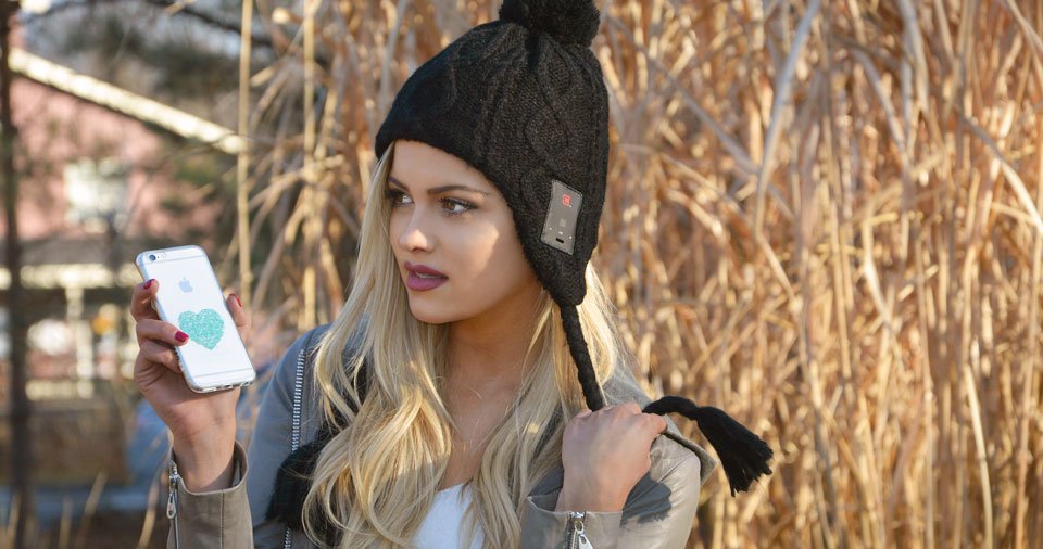 Caseco_inc's tweet photo. From the slopes to the streets, the Acme collection will keep you warm! #Caseco #beanie #blutoque #womensfashion https://t.co/kbC8fEFhyY
