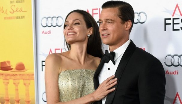 Z100NewYork's tweet photo. #AngelinaJolie & #BradPitt got a visit from the cops - but NOT for the reason you think: https://t.co/54egXdJCLh https://t.co/OerUIlUnQ2