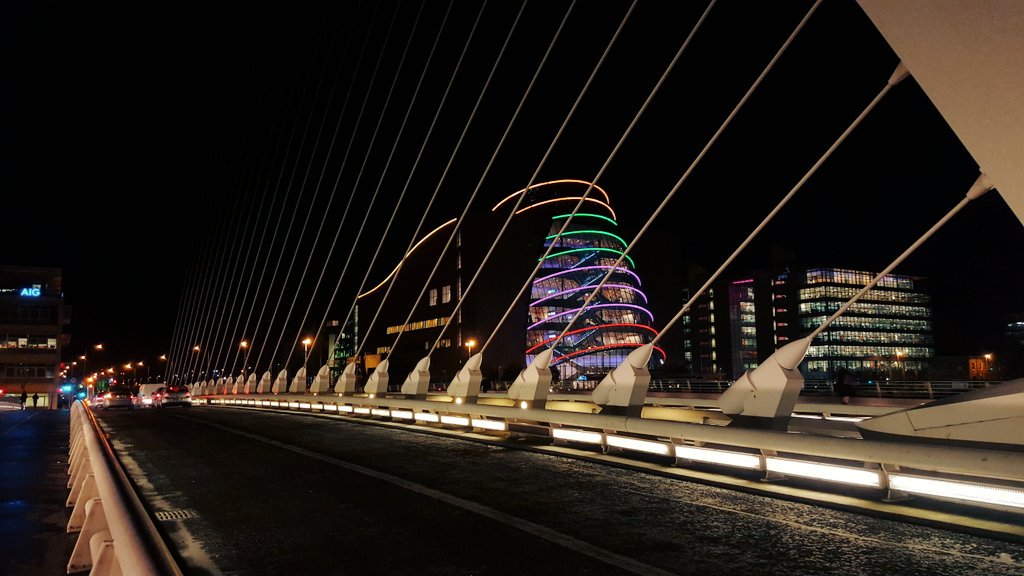 a7exandre's tweet photo. Tonights city lights #Dublin #ccd @AllAboutDublin @DublinAirport https://t.co/0poskqDLkc https://t.co/3VlqeAHxpX https://t.co/zPLEzPkBUk