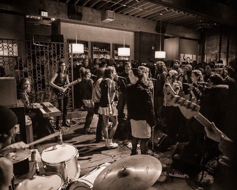 InnoPDX's tweet photo. Lola Buzzkill packing the house at Rontoms!!! #lolabuzzkill #rontoms #pdxmusic #pdxmusicscene #soulmusic by raina_s… https://t.co/2nLQeK6nGD