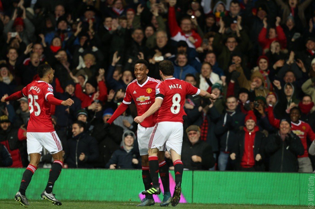 HT: #mufc 2 Stoke 0. Great stuff so far!