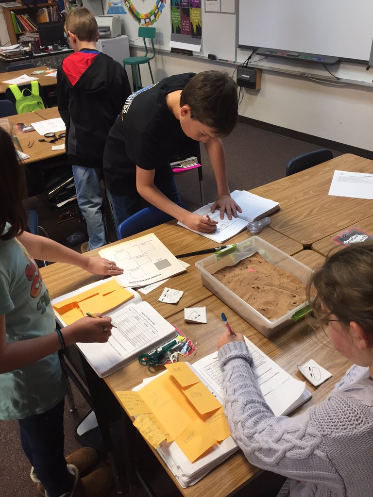 Naz5thgrade's tweet image. Working in the trenches #diggingforfossils