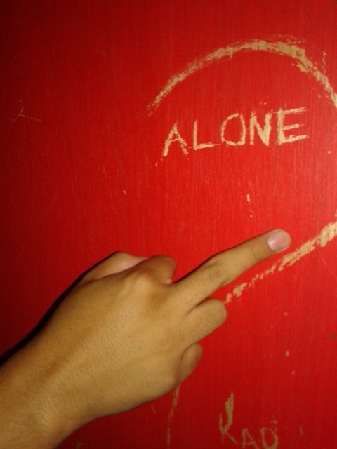 maarianarg15's tweet photo. Cuando las puertas de los baños públicos te recuerdan tu situación sentimental. https://t.co/knO3VY4wWp