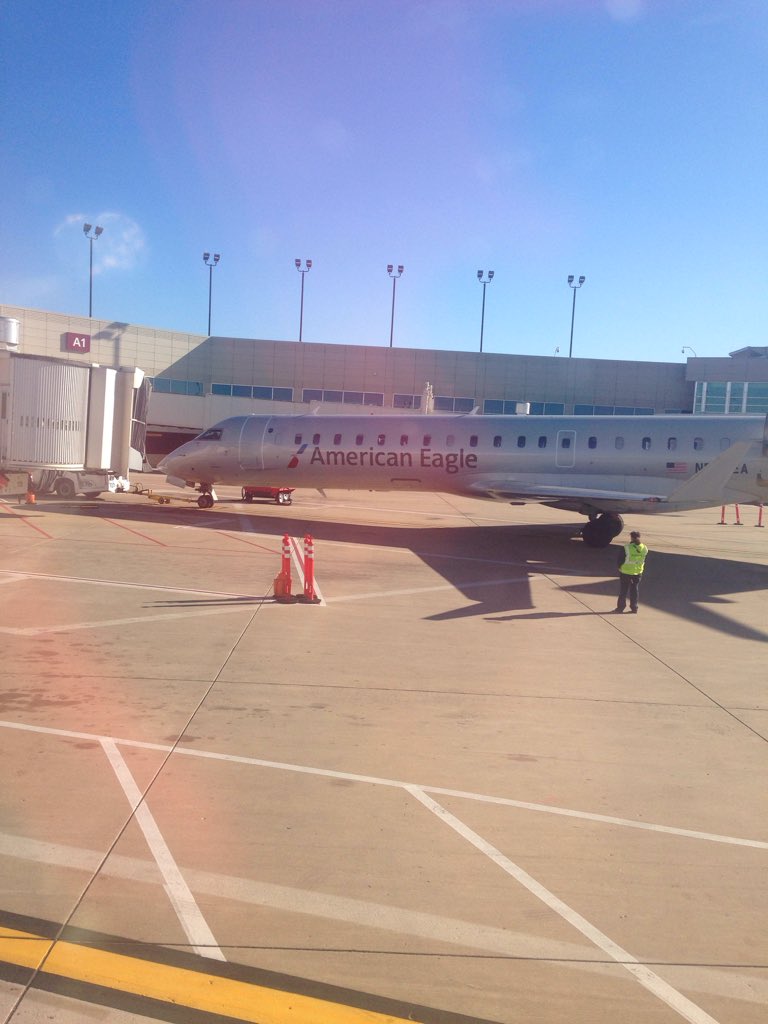 BirdieBeav's tweet image. Not good when the 3p leaves before the 1p.. And your on the 1pm @AmericanAir 3403. #flightissues