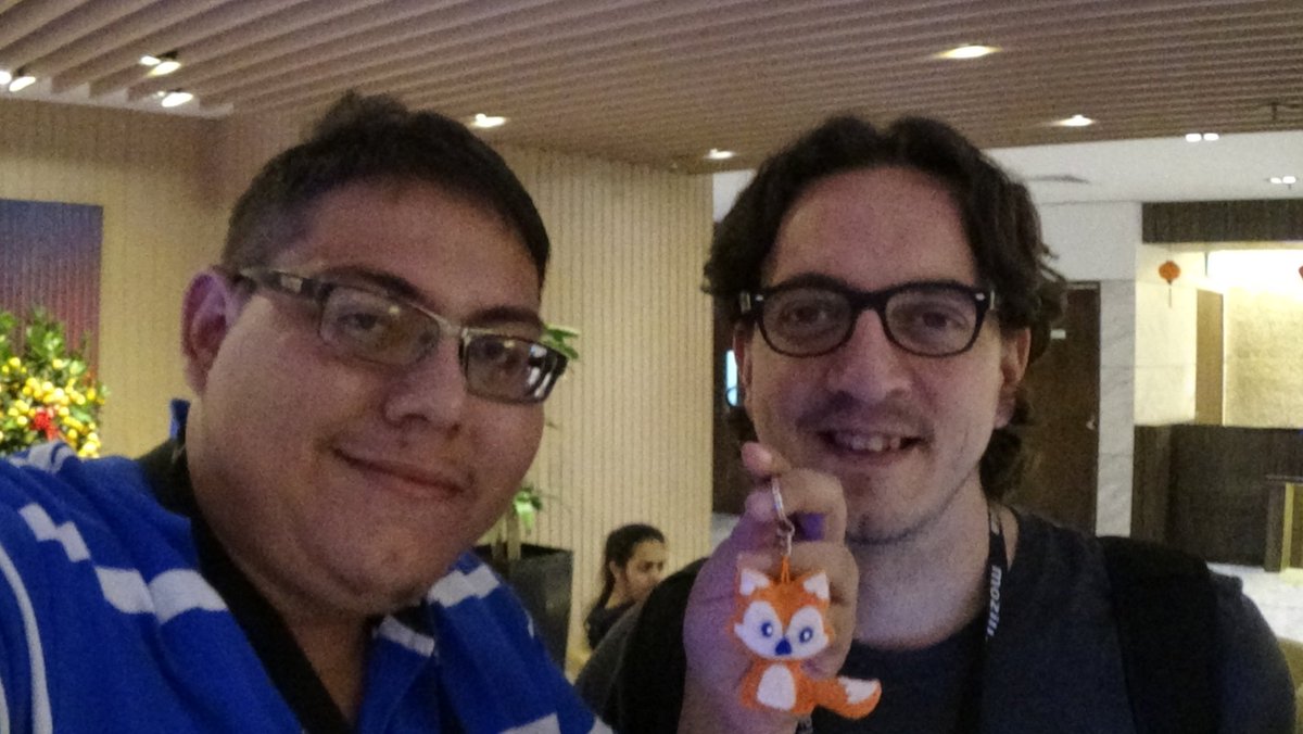 Ivan26104833's tweet photo. En la comunidad de mozilla,no sólo nos tratamos como miembros sino como hermanos #mozsummit https://t.co/eVlvmvTxfu